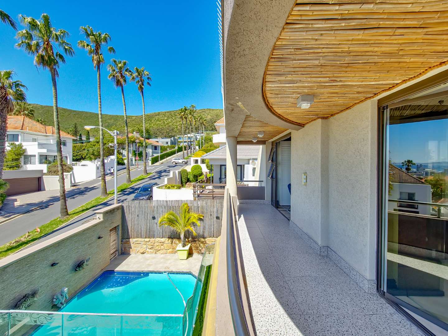 4 Bedroom Property for Sale in Fresnaye Western Cape